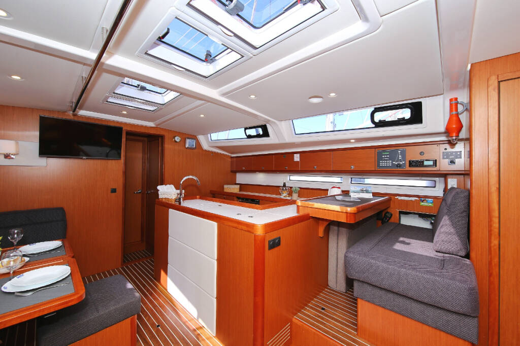 Sailing yacht Bavaria Cruiser 56 El Karinjo
