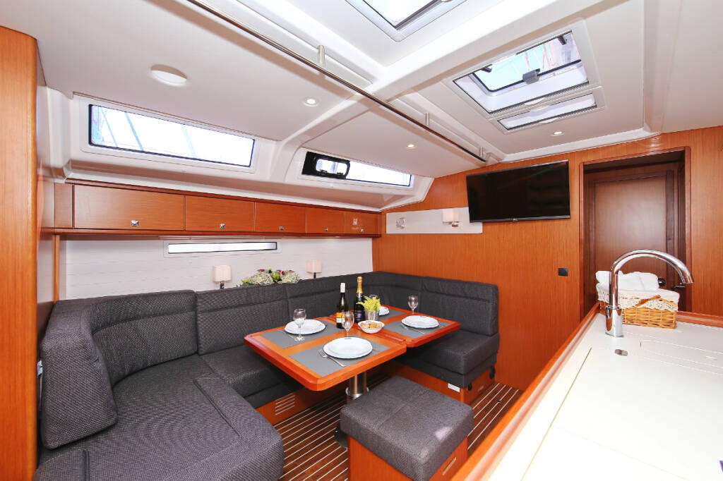 Sailing yacht Bavaria Cruiser 56 El Karinjo