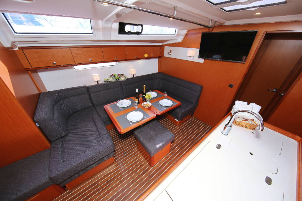 Sailing yacht Bavaria Cruiser 56 El Karinjo