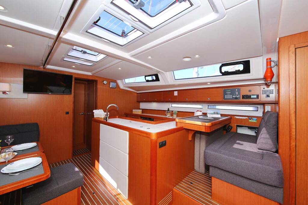 Sailing yacht Bavaria Cruiser 56 El Karinjo