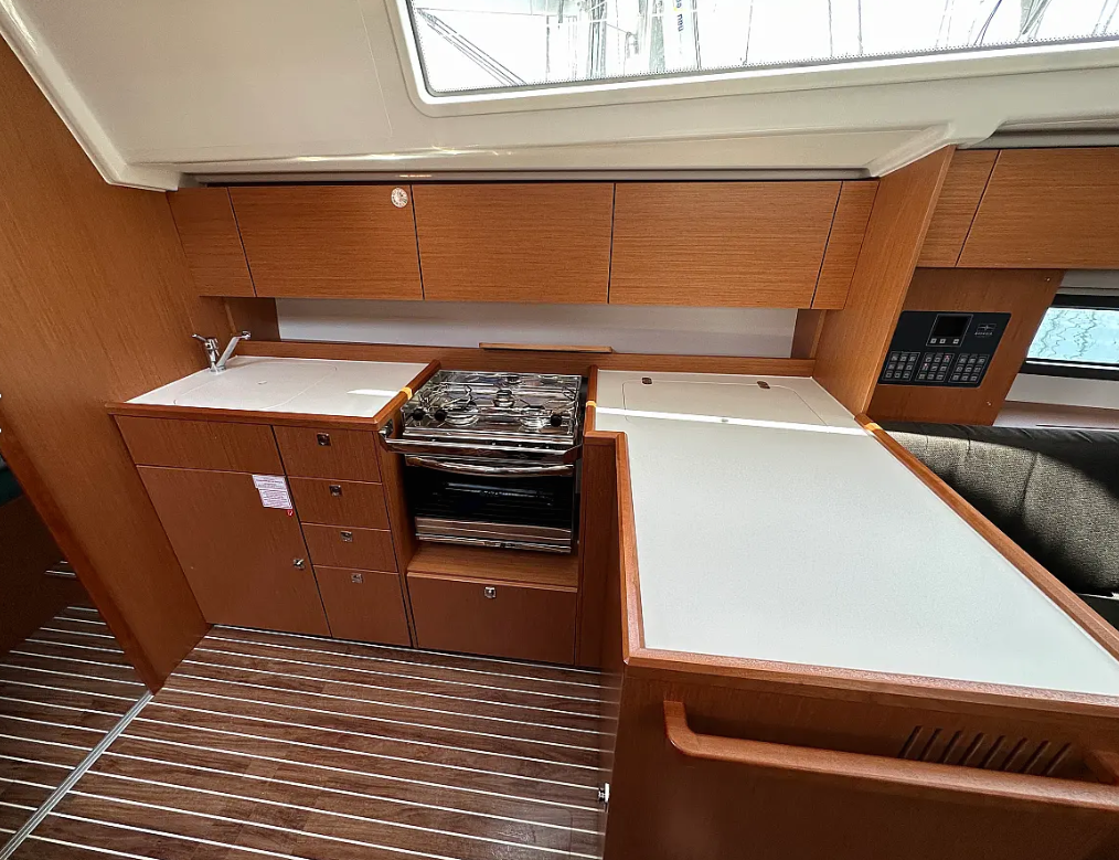 Sailing yacht Bavaria Cruiser 56 Anassa
