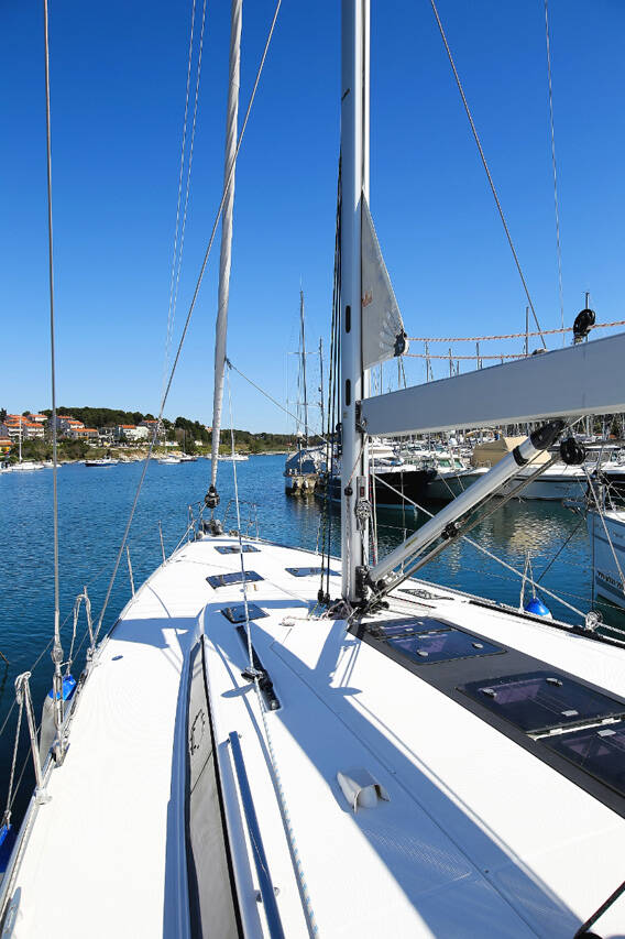 Sailing yacht Bavaria Cruiser 56 Domo
