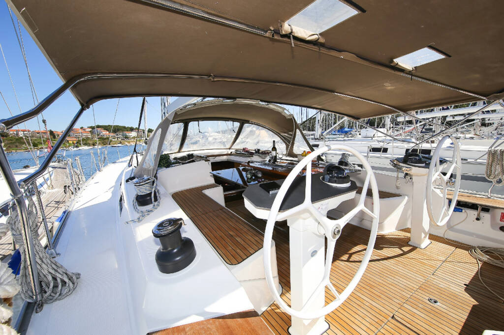 Sailing yacht Bavaria Cruiser 56 Domo