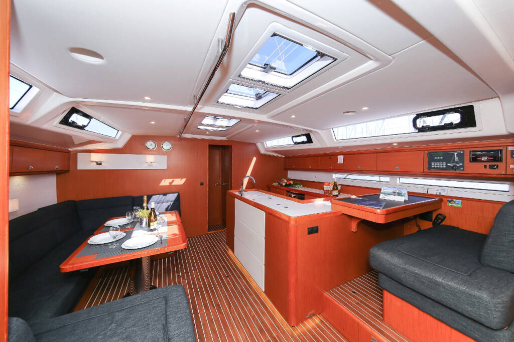 Sailing yacht Bavaria Cruiser 56 Domo