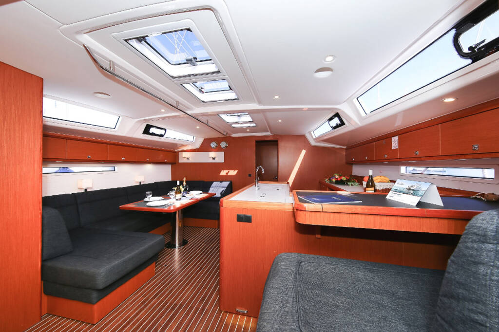 Sailing yacht Bavaria Cruiser 56 Domo