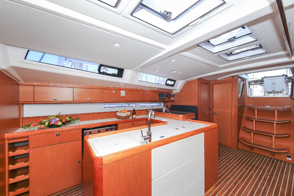 Sailing yacht Bavaria Cruiser 56 Domo