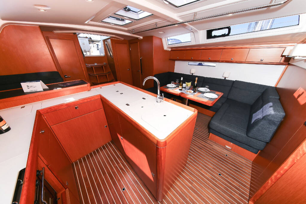 Sailing yacht Bavaria Cruiser 56 Domo