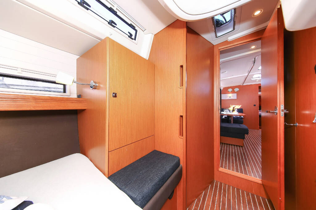 Sailing yacht Bavaria Cruiser 56 Domo