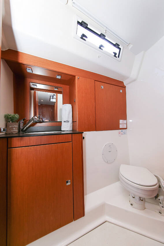 Sailing yacht Bavaria Cruiser 56 Domo