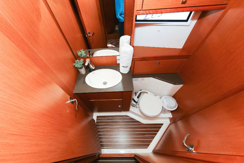 Sailing yacht Bavaria Cruiser 56 Domo
