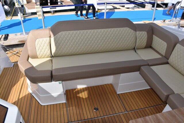 Motoryacht Bavaria SR36HT 