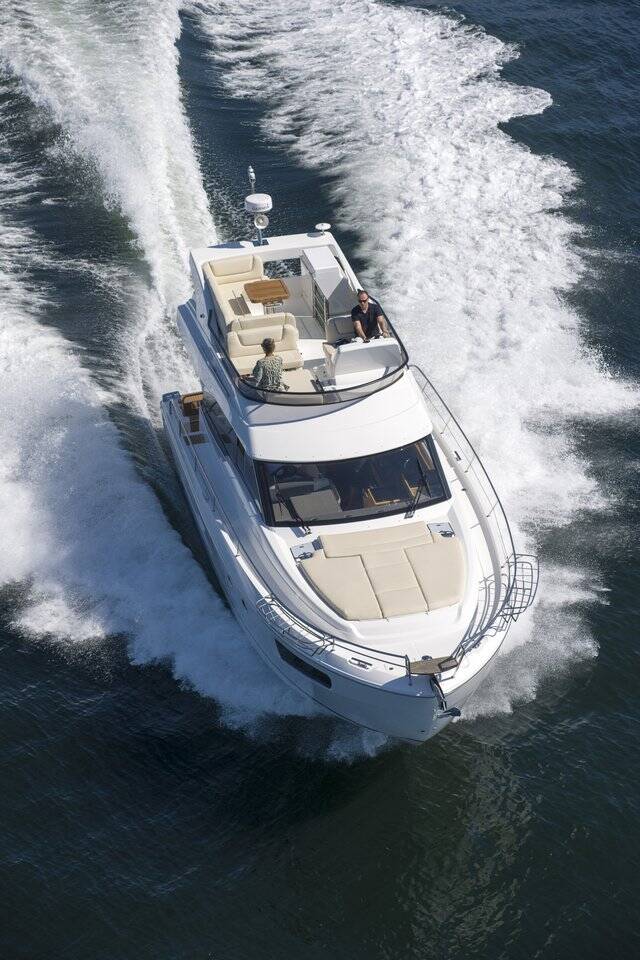 Motor yacht Bavaria Virtess 420 Lana