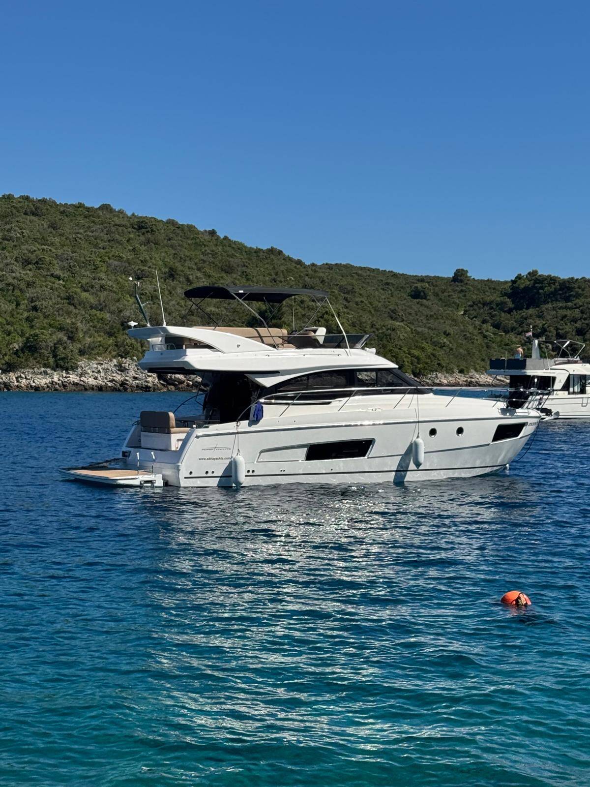 Motor yacht Bavaria Virtess 420 Lana