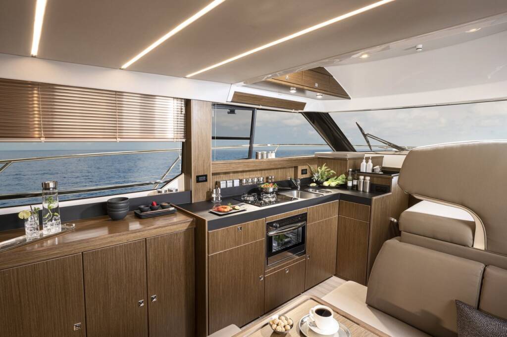 Motor yacht Bavaria Virtess 420 Lana