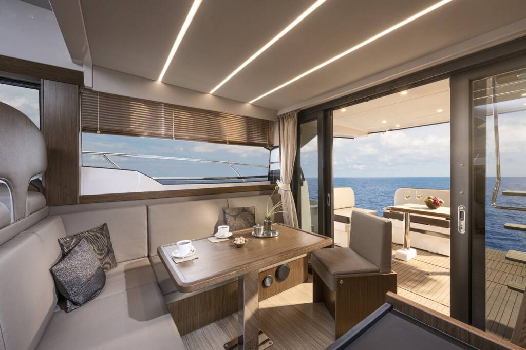 Motor yacht Bavaria Virtess 420 Lana