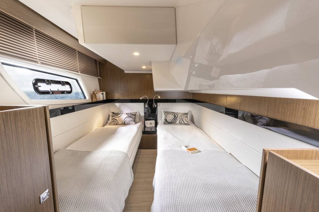 Motor yacht Bavaria Virtess 420 Lana