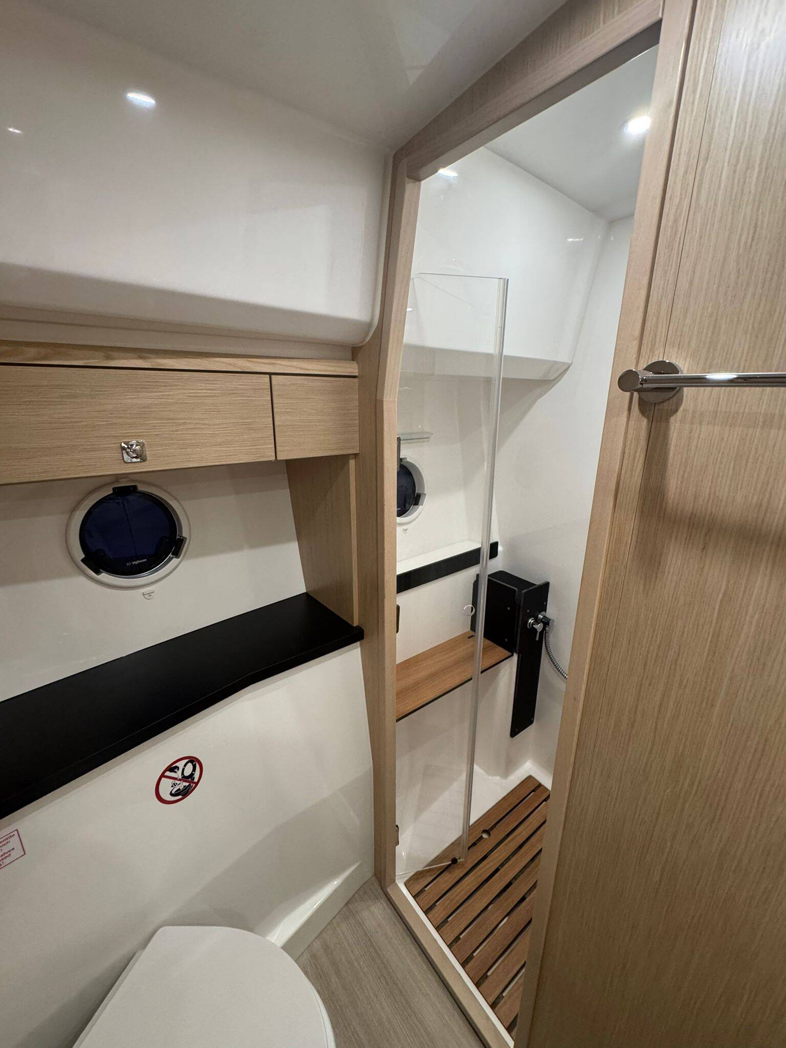 Motor yacht Bavaria Virtess 420 Lana