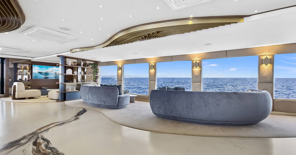 Luxury motor yacht Bella Bella