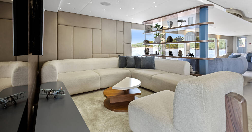 Luxury motor yacht Bella Bella