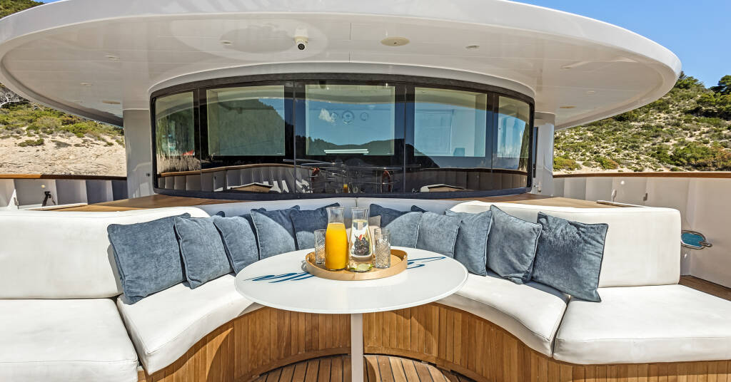 Luxury motor yacht Bella Bella