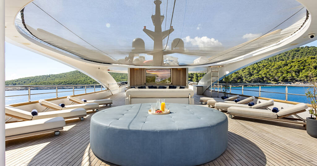 Luxury motor yacht Bella Bella