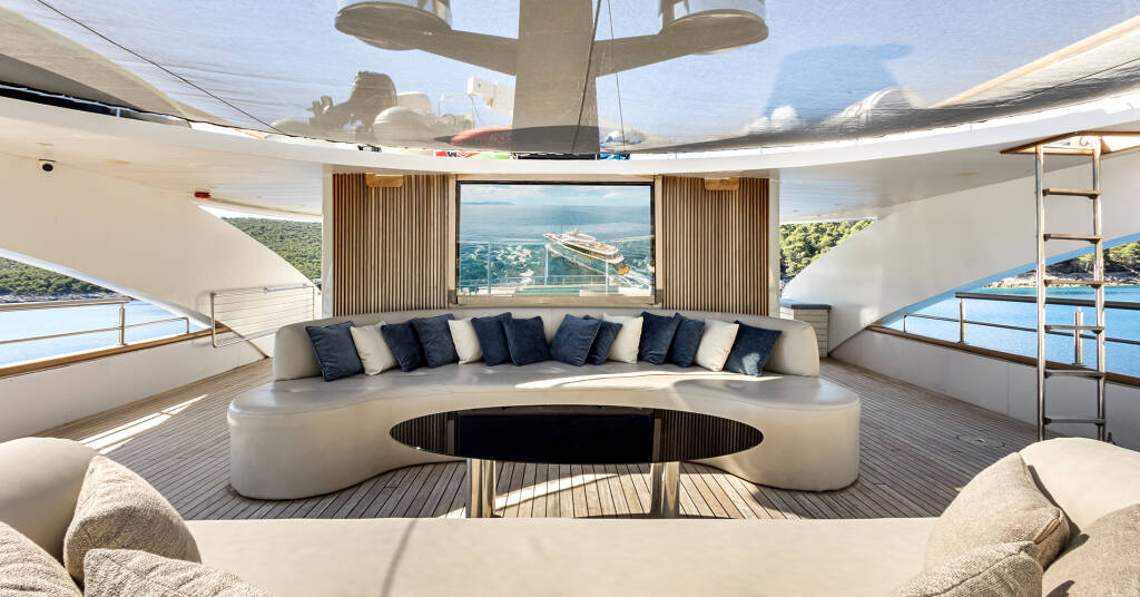 Luxury motor yacht Bella Bella