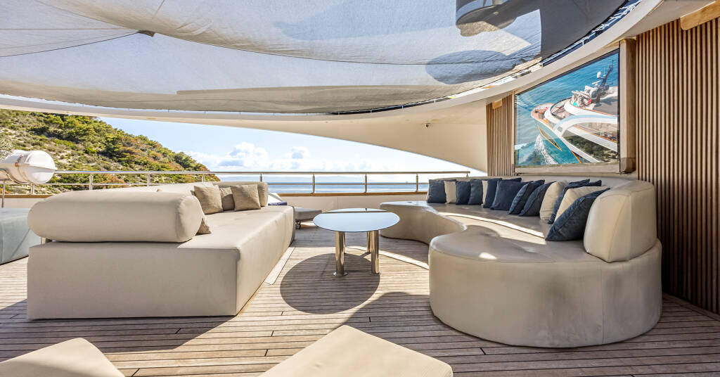 Luxury motor yacht Bella Bella