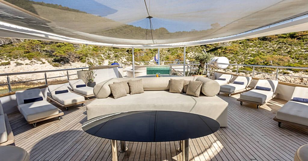 Luxury motor yacht Bella Bella