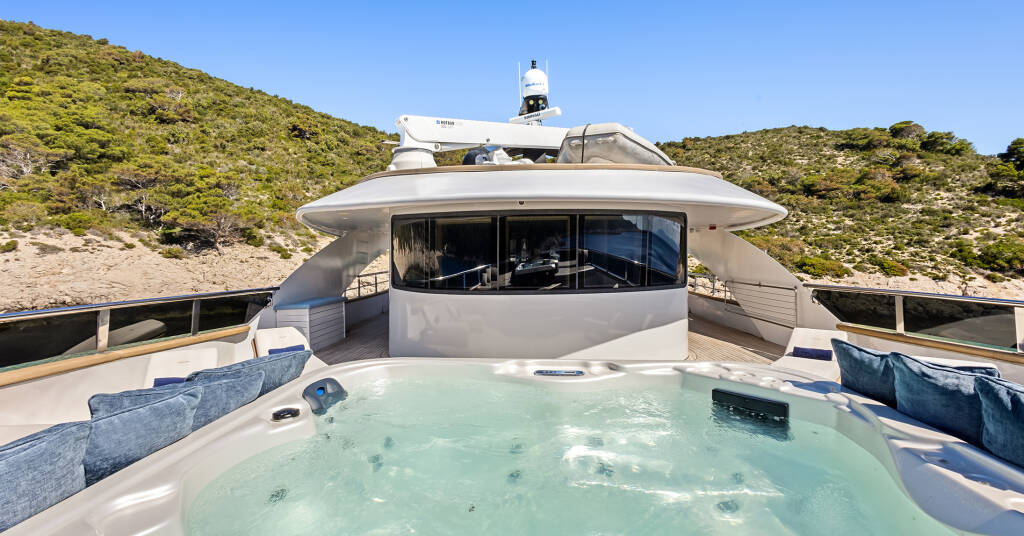 Luxury motor yacht Bella Bella