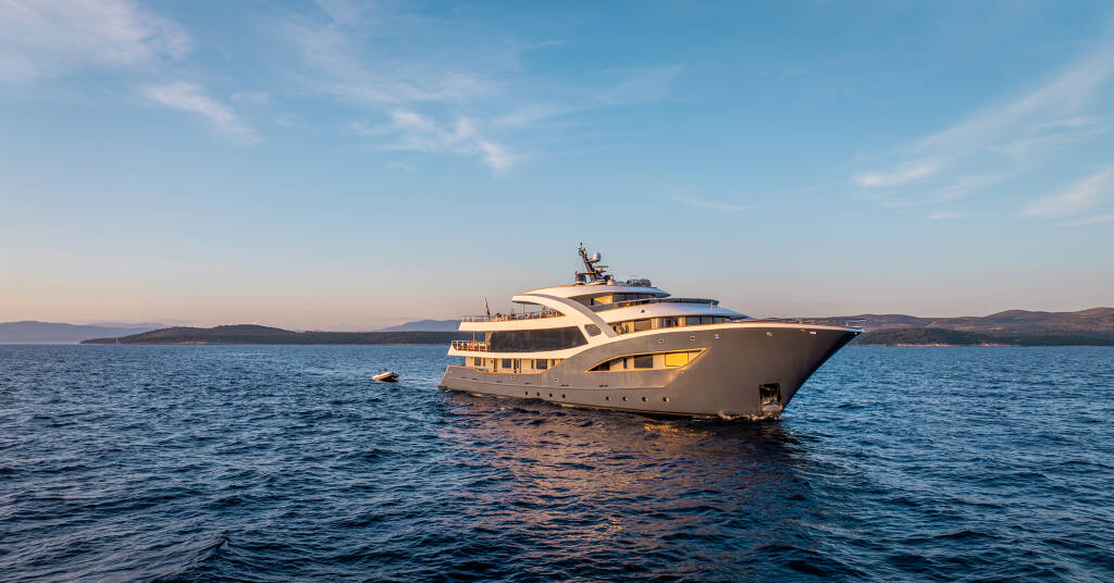 Luxury motor yacht Bella Bella