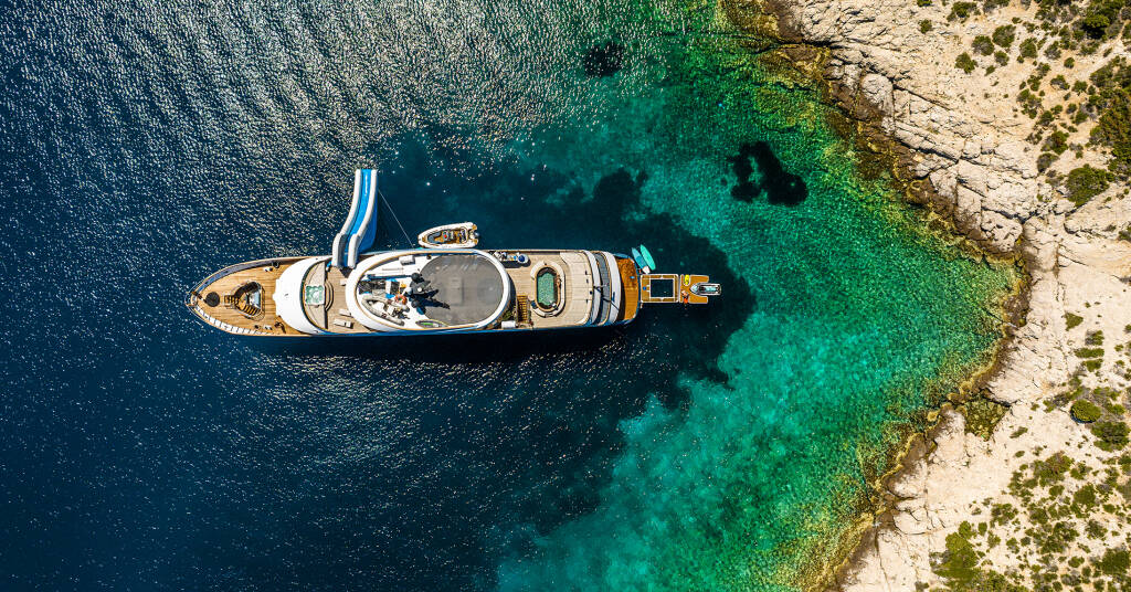 Luxury motor yacht Bella Bella