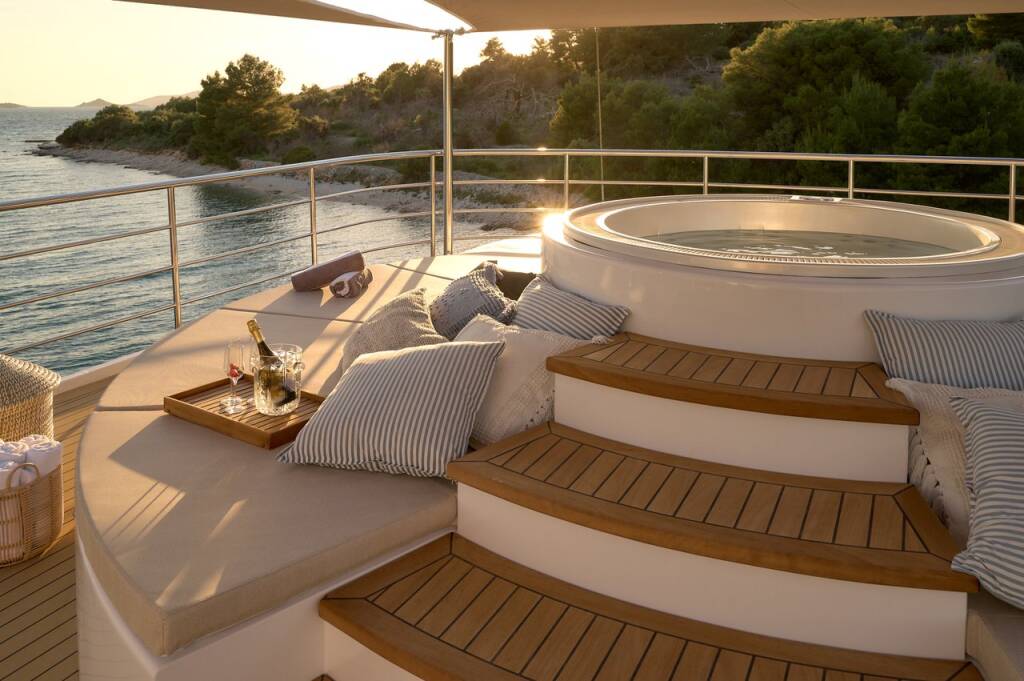 Luxus-Motoryacht Bellezza Bellezza