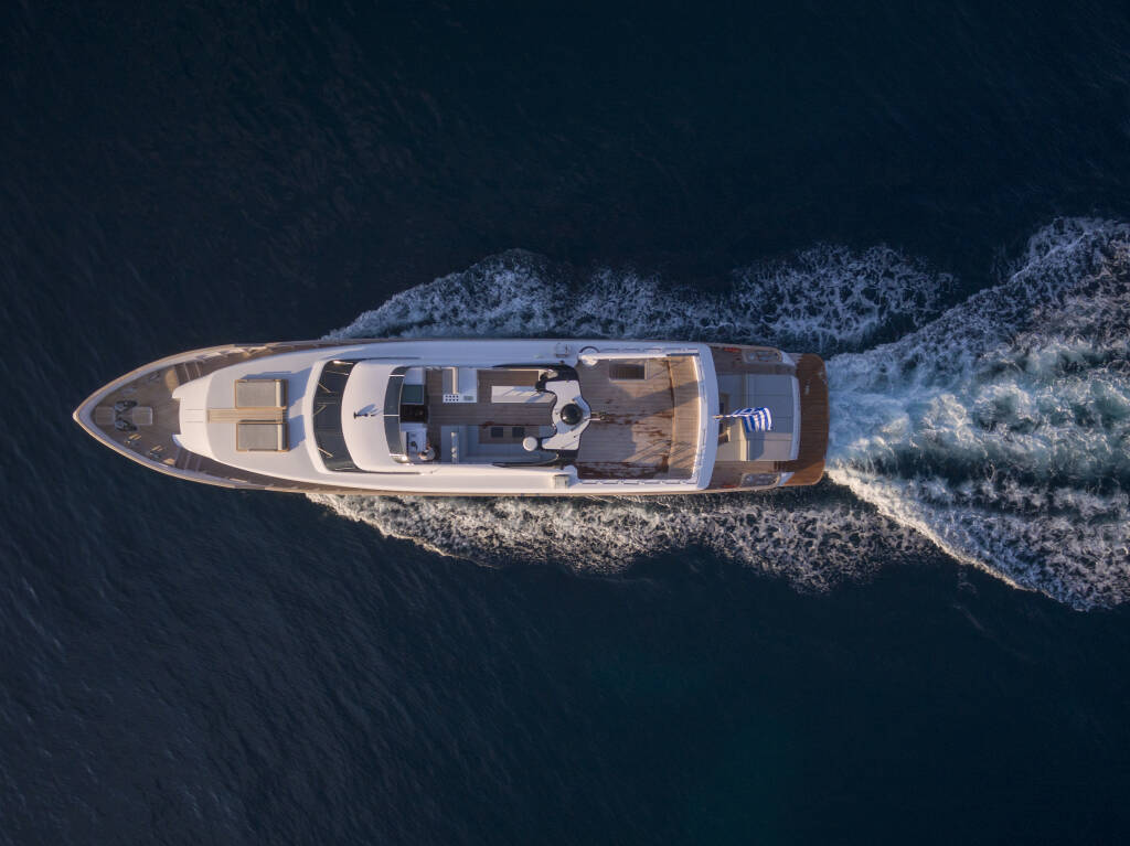 Luxury motor yacht Bugari 100 Project Steel