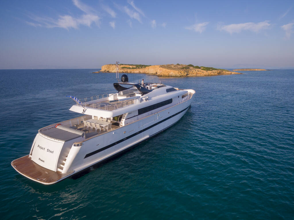 Luxury motor yacht Bugari 100 Project Steel