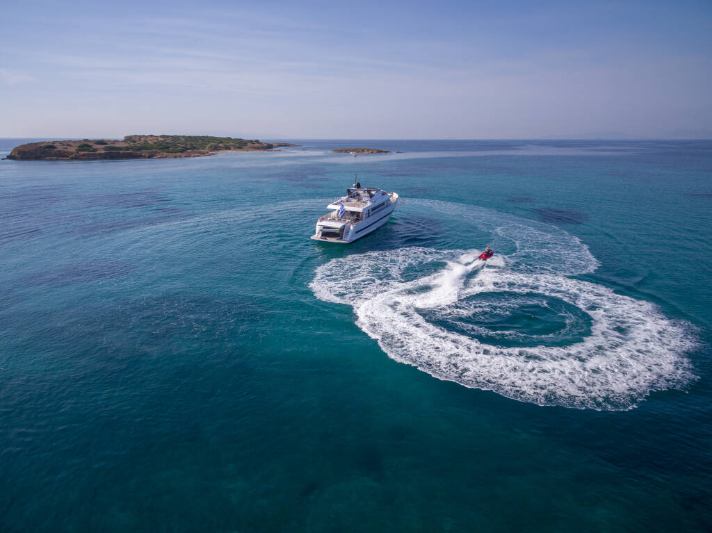 Luxury motor yacht Bugari 100 Project Steel