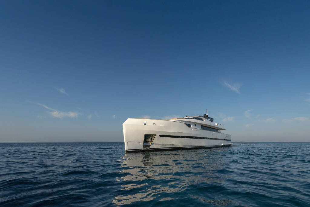 Luxury motor yacht Bugari 100 Project Steel