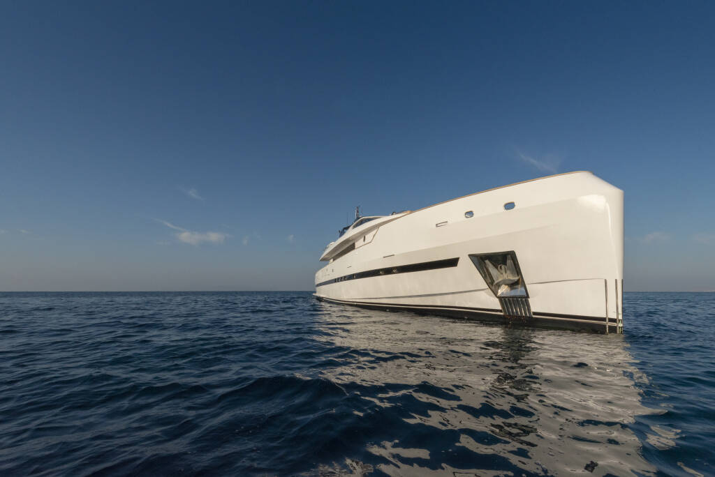 Luxury motor yacht Bugari 100 Project Steel