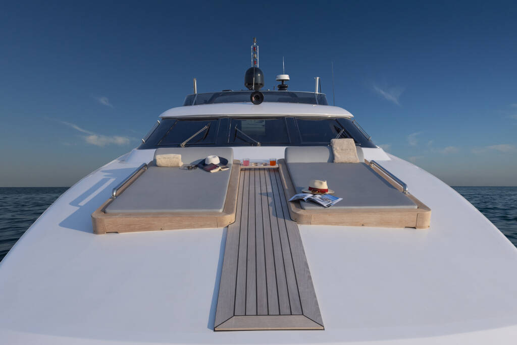 Luxury motor yacht Bugari 100 Project Steel
