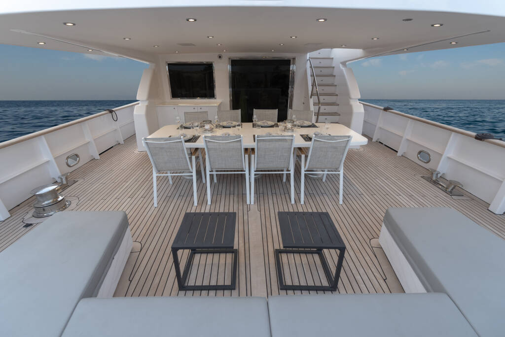 Luxury motor yacht Bugari 100 Project Steel