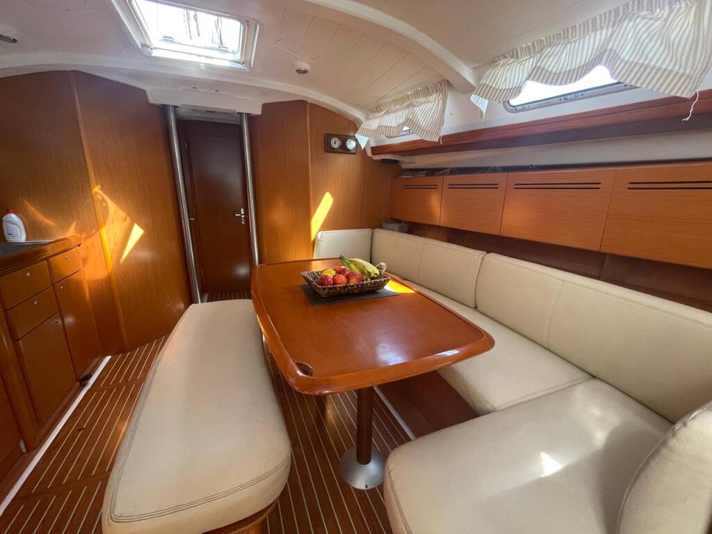 Sailing yacht Cyclades 43.4 Too Lucky