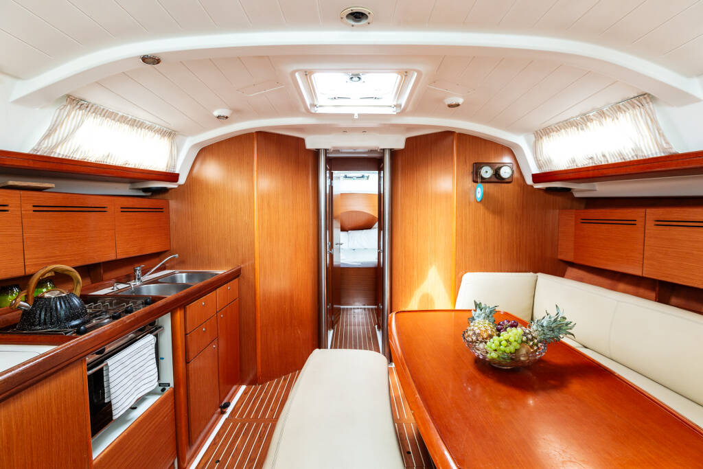 Sailing yacht Cyclades 43.4 Too Lucky