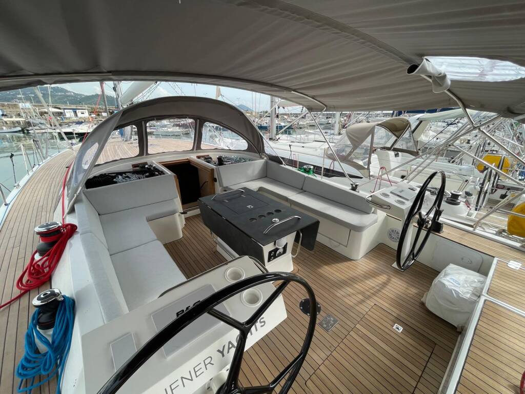 Sailing yacht D&D Kufner 54 Six on the Sea