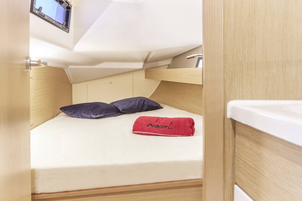 Sailing yacht Dehler 38 Redshift