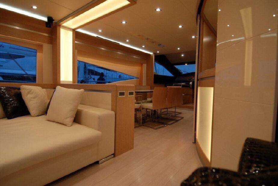 Luxus-Motoryacht Dominator 780S Deluxe Why Not