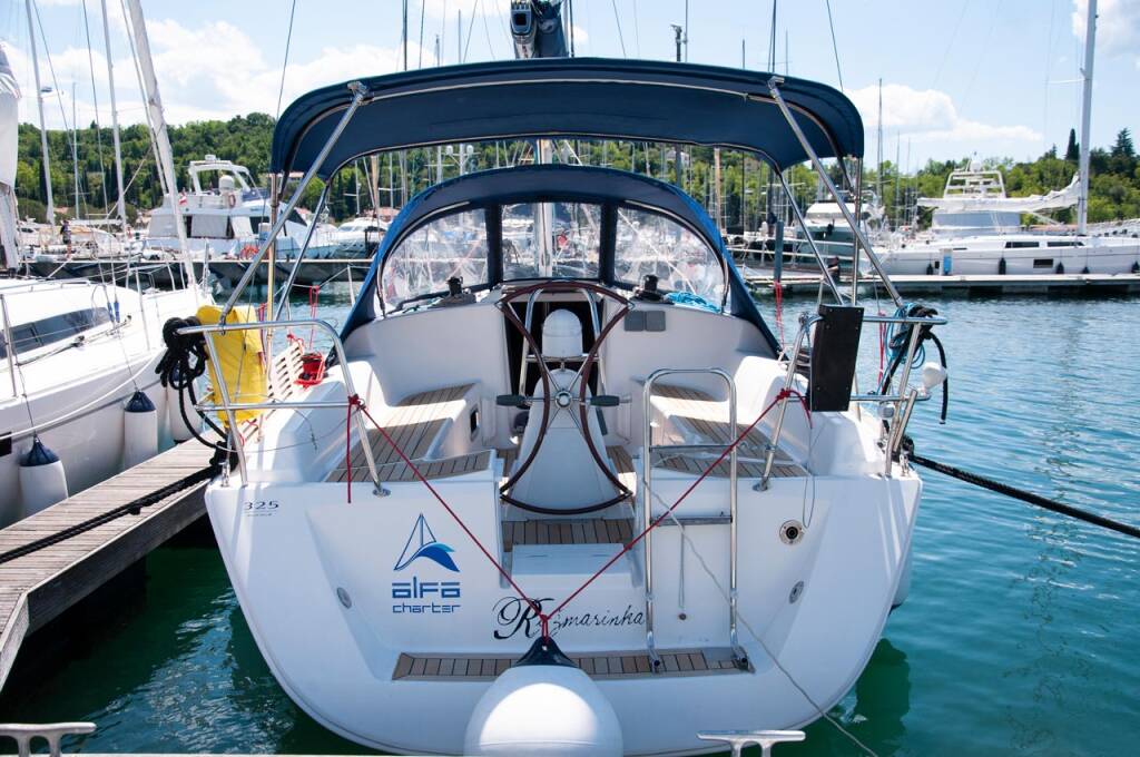 Sailing yacht Dufour 325 GL Rožmarinka