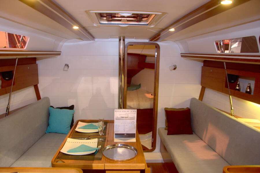 Sailing yacht Dufour 335 GL Lara
