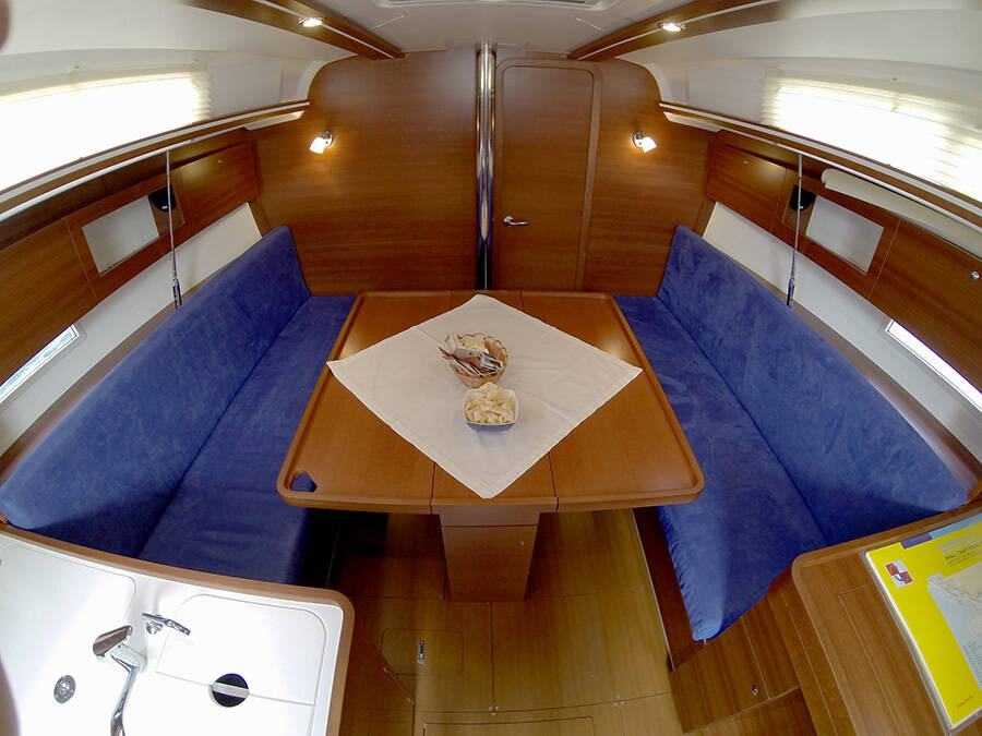 Sailing yacht Dufour 335 GL Lara