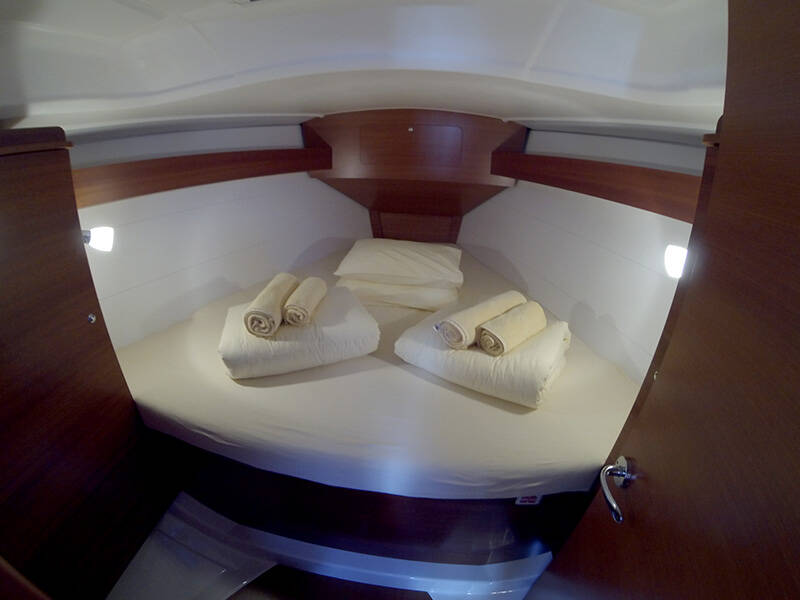 Sailing yacht Dufour 335 GL Lara
