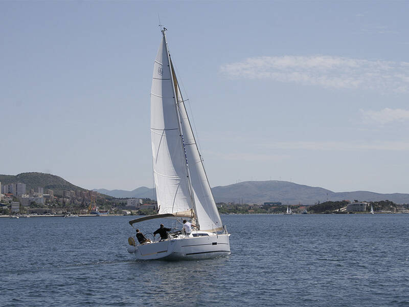 Sailing yacht Dufour 350 GL Luka