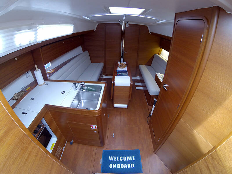 Sailing yacht Dufour 350 GL Luka